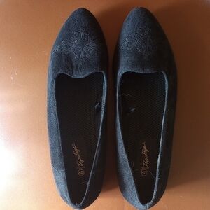 Upstage Size 10M, Black Suede Flats, Neutral & Versatile